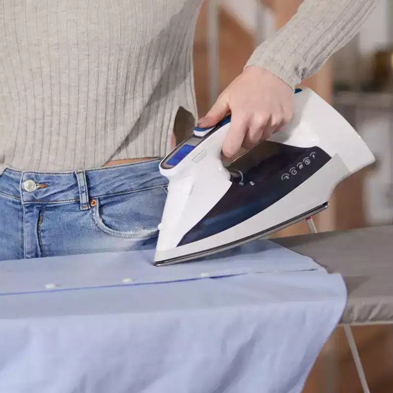 Sunbeam 1700W Digital Pro Steam Iron with Retractable Cord